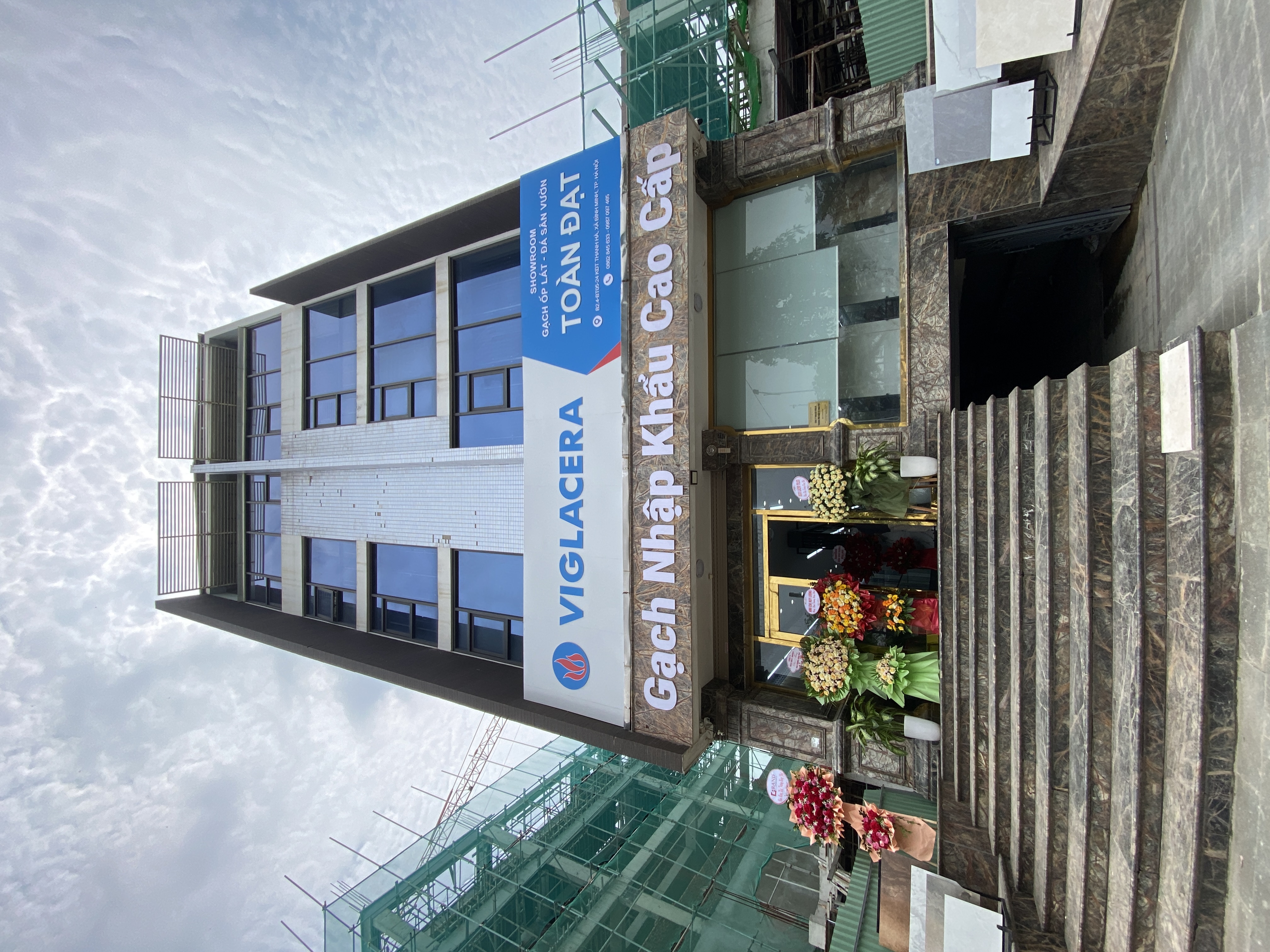 Gạch vân đá sang trọng